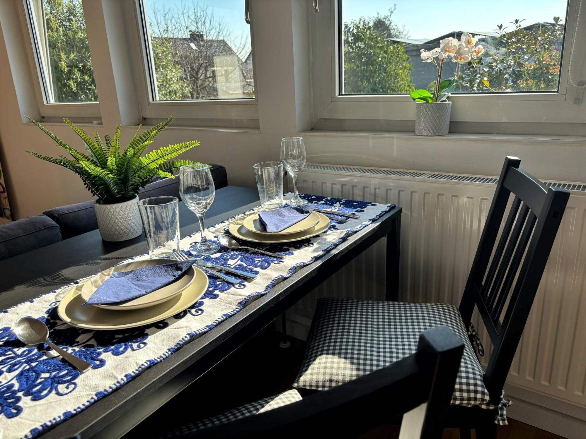 Quiet Garden-view Studio Apartment *
