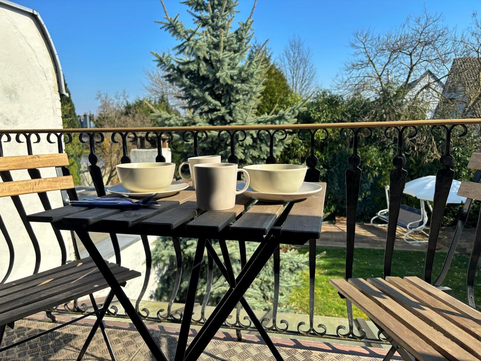 Quiet Garden-view Studio Düsseldorf
