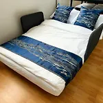 Quiet Garden-View Studio Apartment